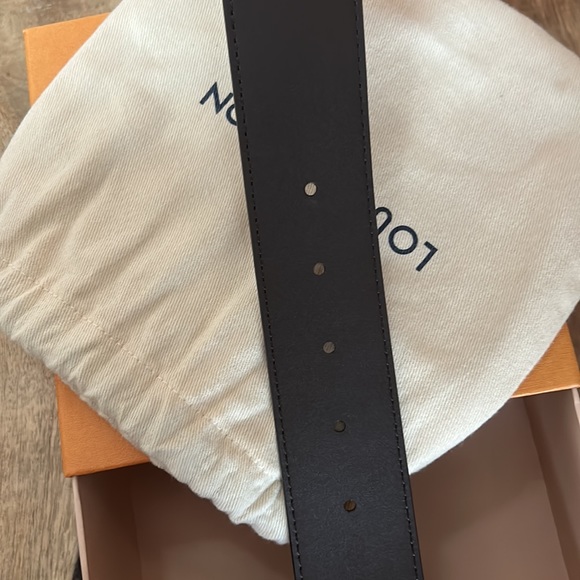 Women’s Louis Vuitton belt